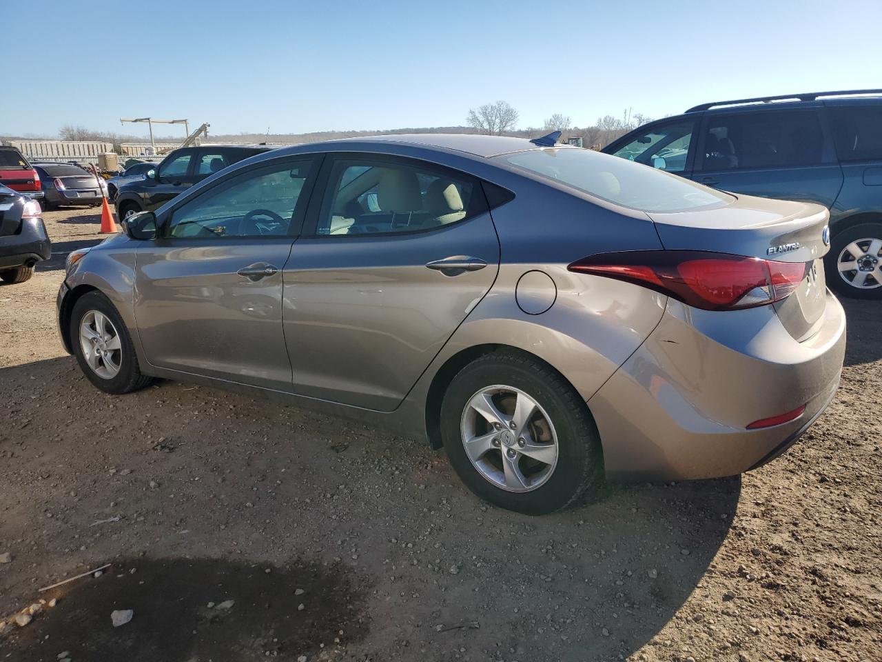 2014 HYUNDAI ELANTRA SE - Image 2