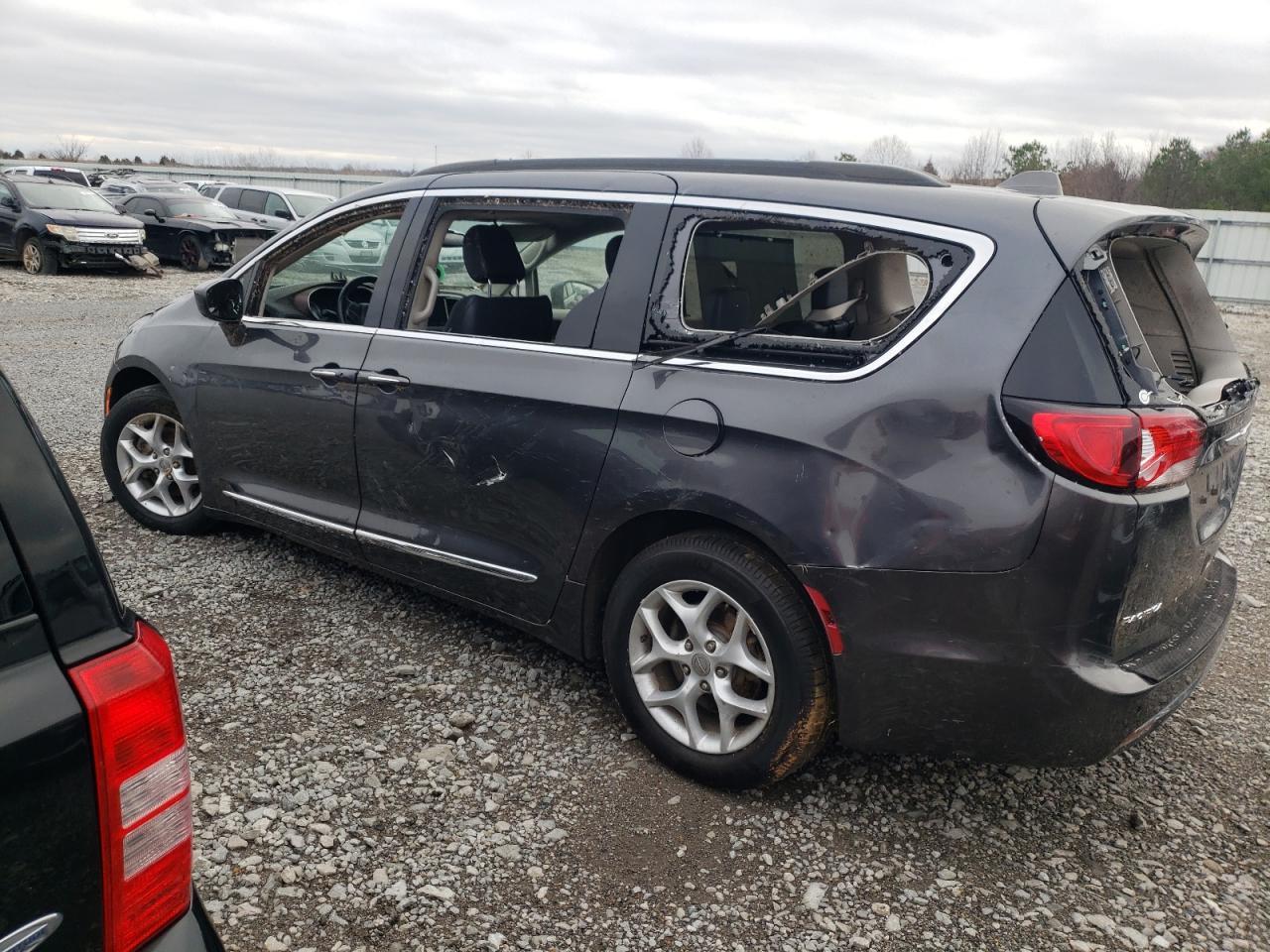 2017 CHRYSLER PACIFICA T - Image 2