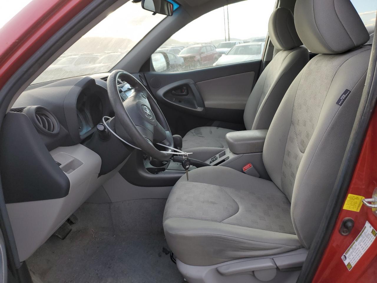 2011 TOYOTA RAV4 - Фото 7