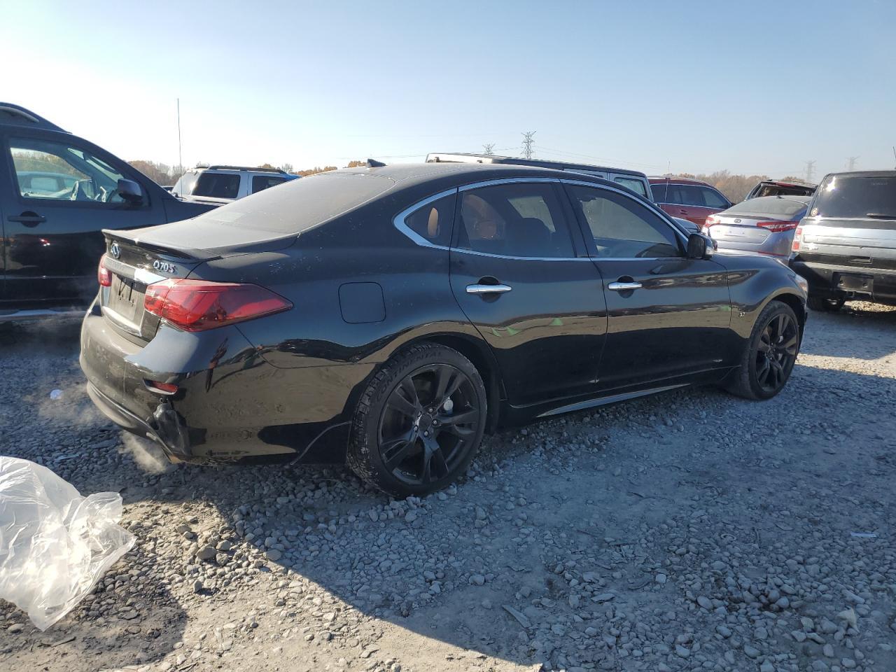 2015 INFINITI Q70 3.7 - Image 3