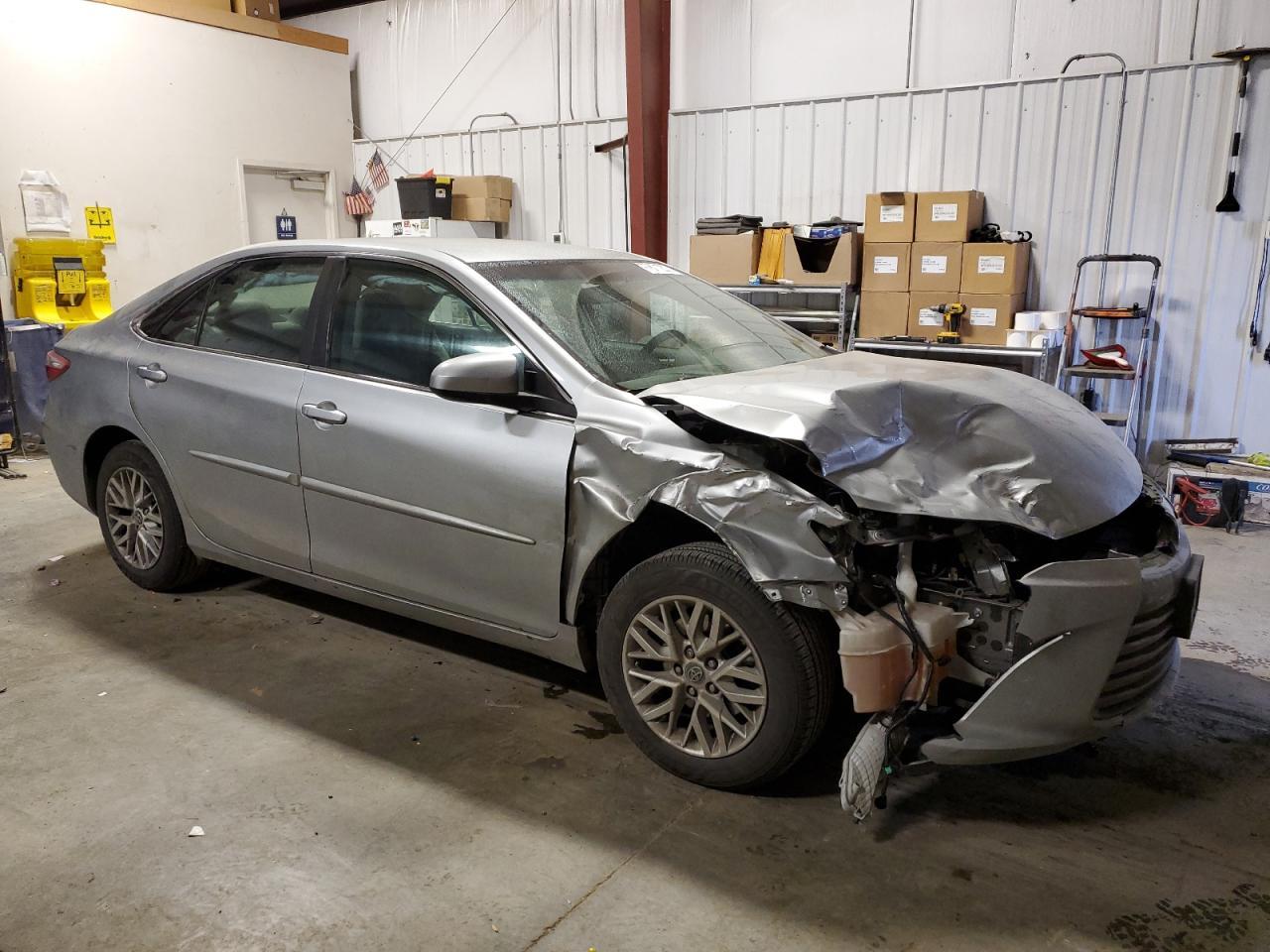 2017 TOYOTA CAMRY LE - Фото 4