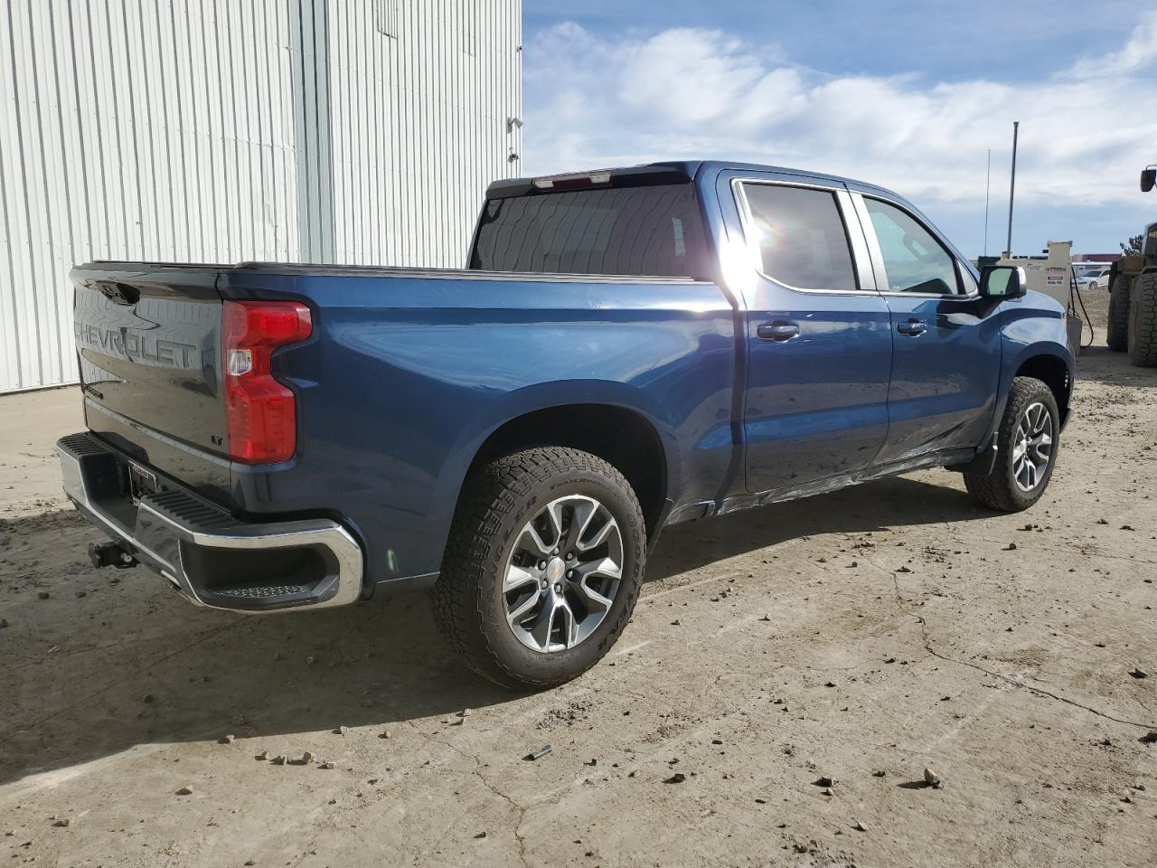 2023 CHEVROLET SILVERADO - Фото 3