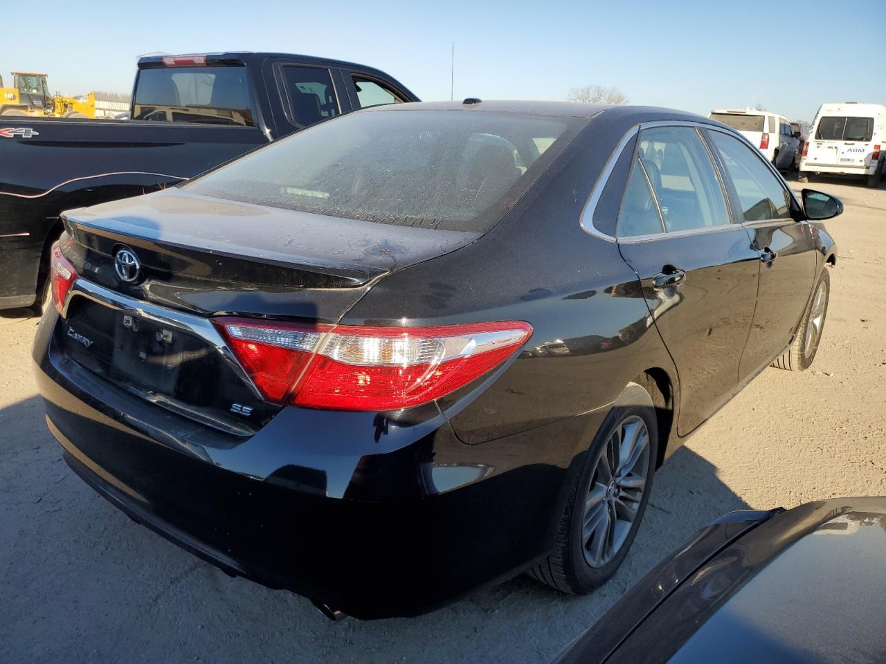2017 TOYOTA CAMRY LE - Image 3