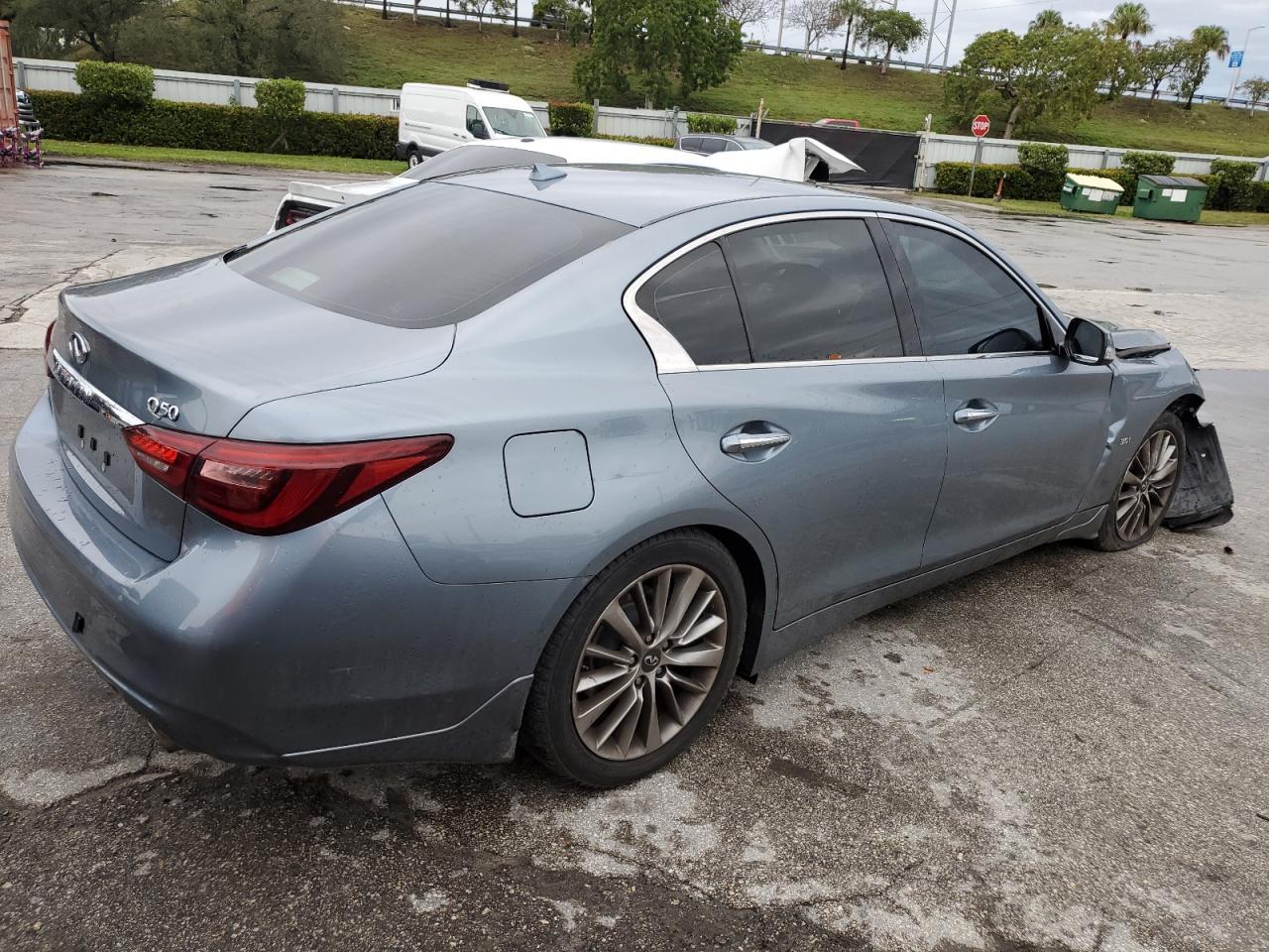 2018 INFINITI Q50 LUXE - Фото 3