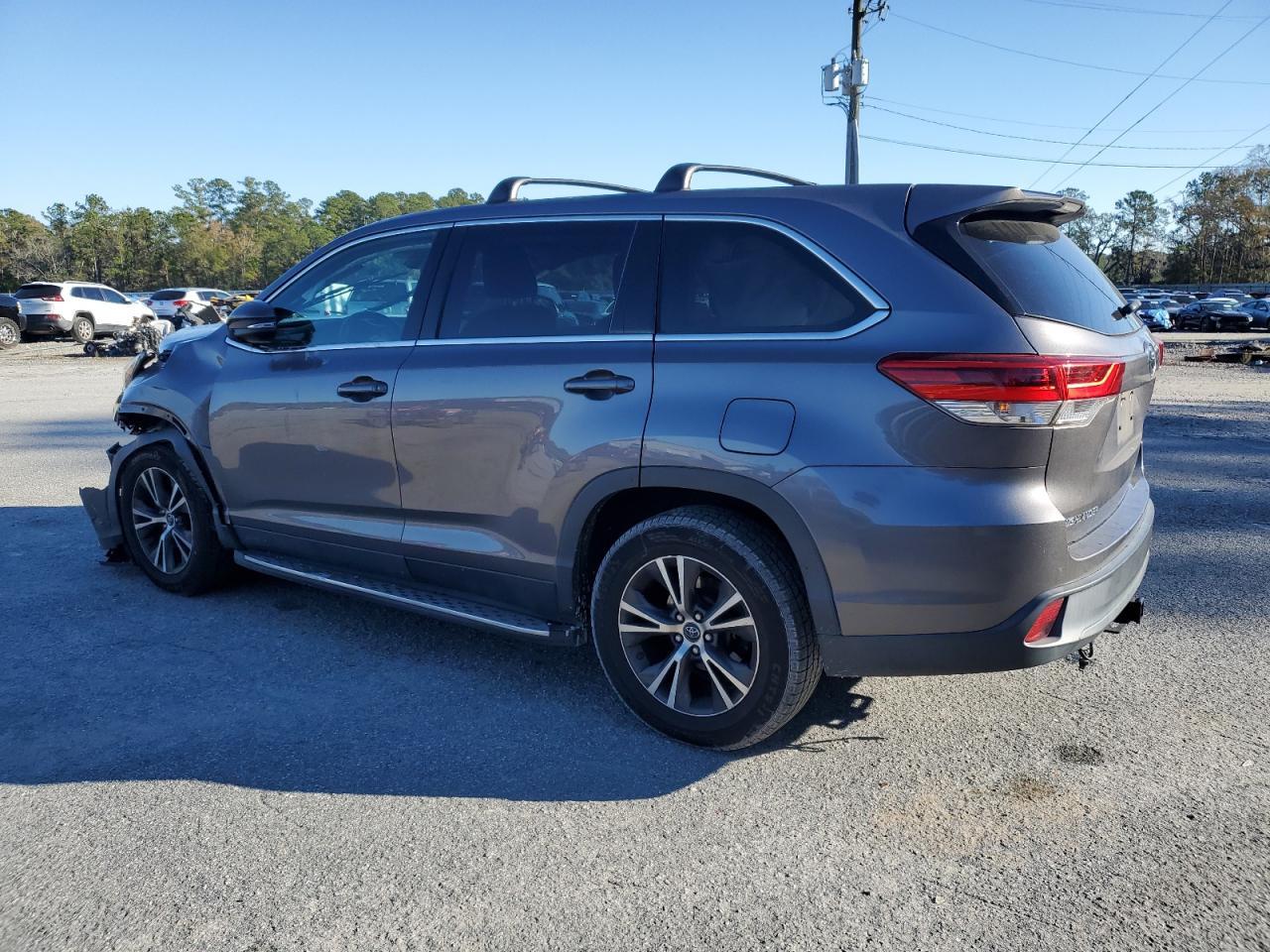 2019 TOYOTA HIGHLANDER - Image 2