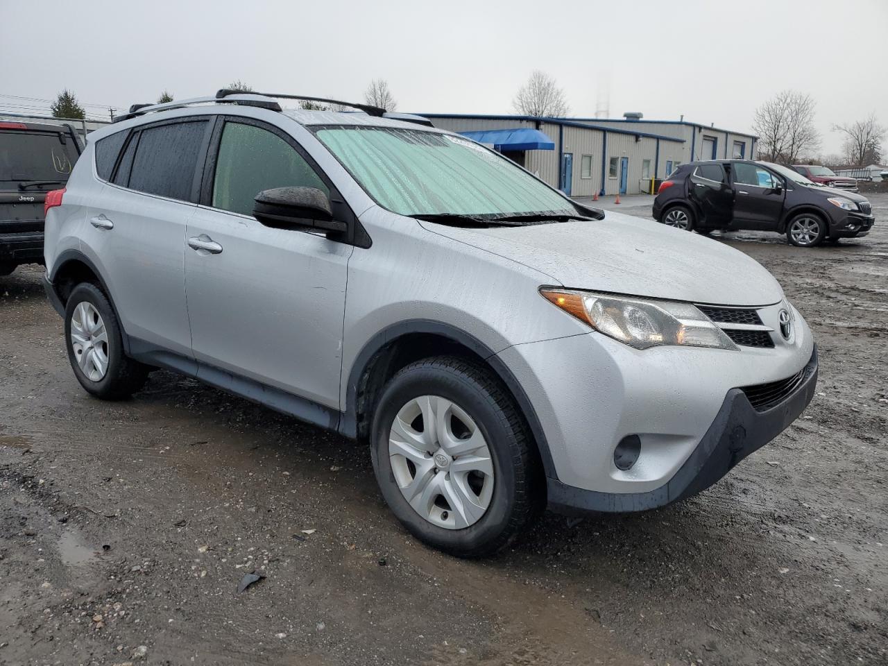 2015 TOYOTA RAV4 LE - Фото 4
