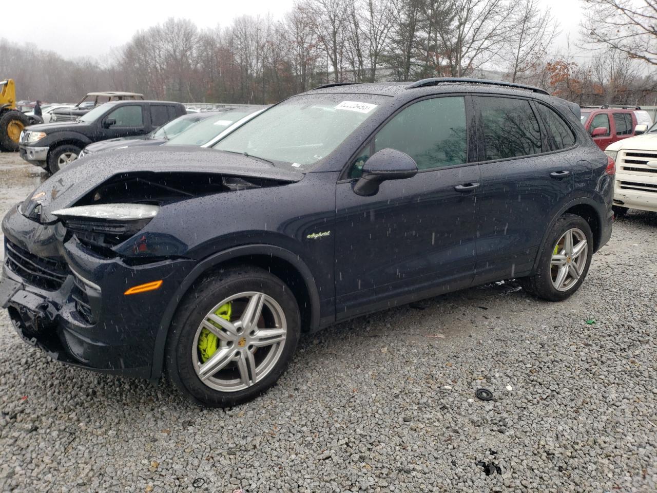 2016 PORSCHE CAYENNE SE car image