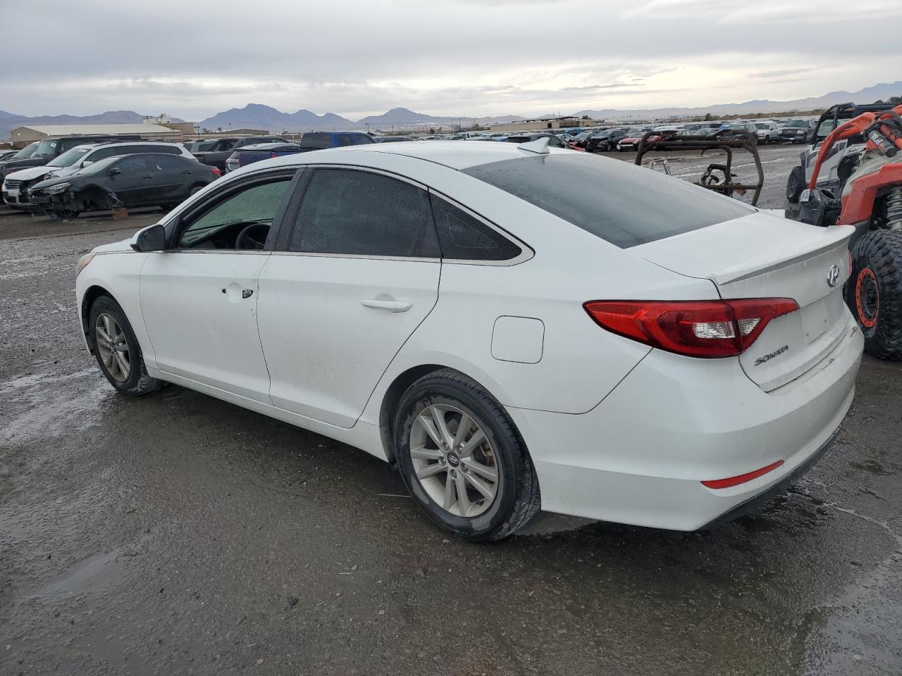 2017 HYUNDAI SONATA SE - Фото 2