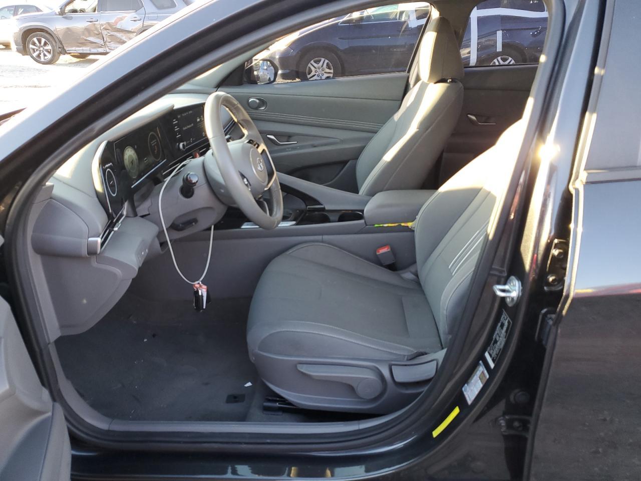 2022 HYUNDAI ELANTRA SE - Image 7