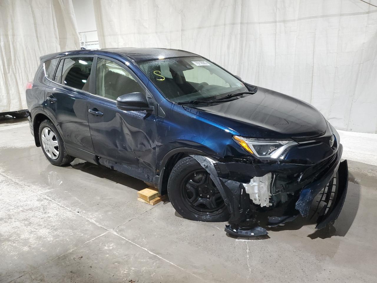2018 TOYOTA RAV4 LE - Фото 4
