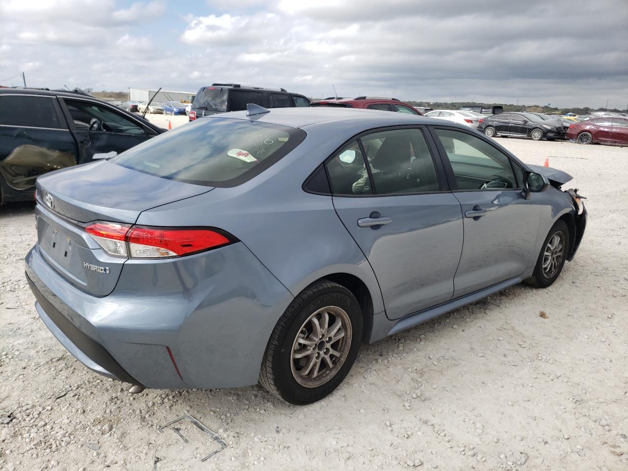 2022 TOYOTA COROLLA LE - Фото 3