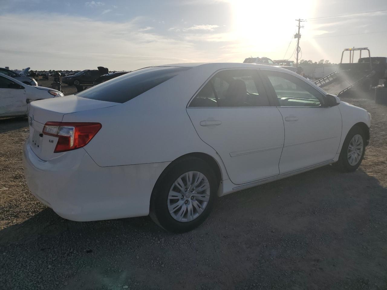 2013 TOYOTA CAMRY L - Image 3