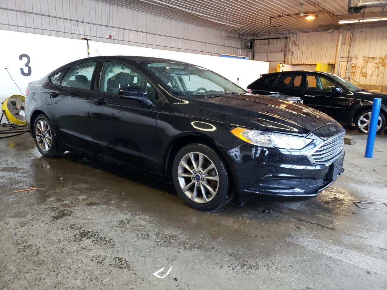2017 FORD FUSION SE - Image 4