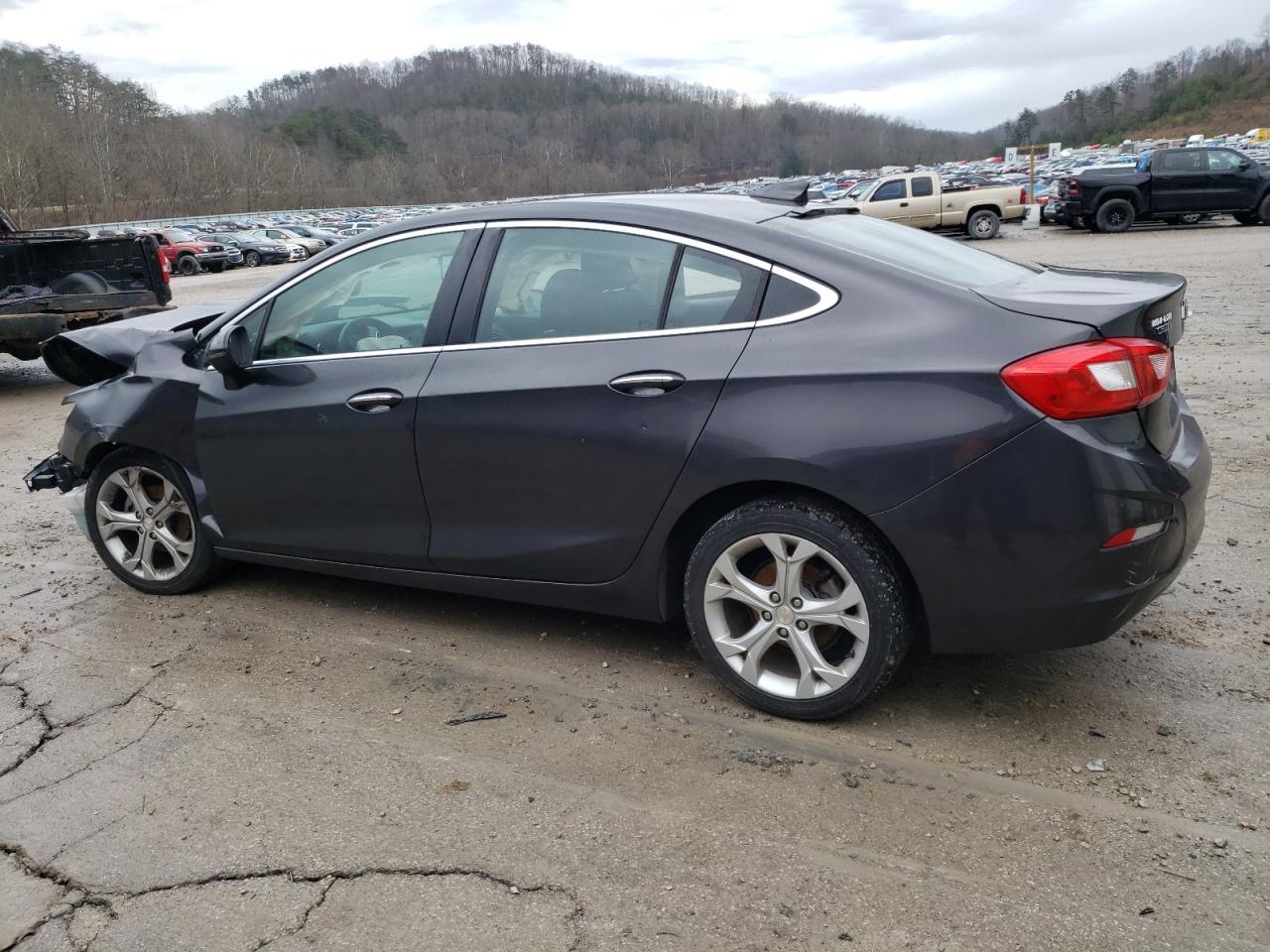 2017 CHEVROLET CRUZE PREM - Фото 2