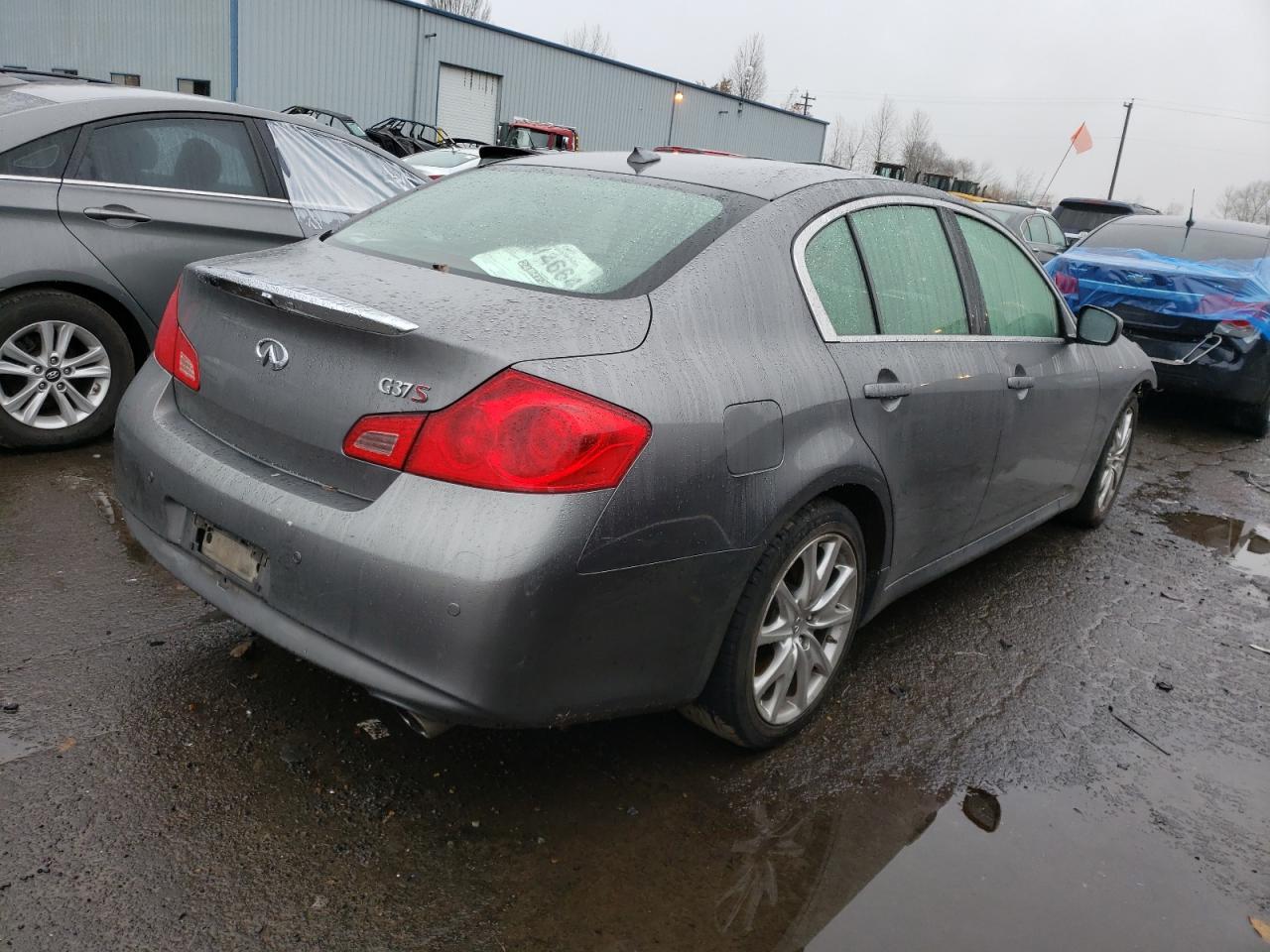 2011 INFINITI G37 BASE - Фото 3