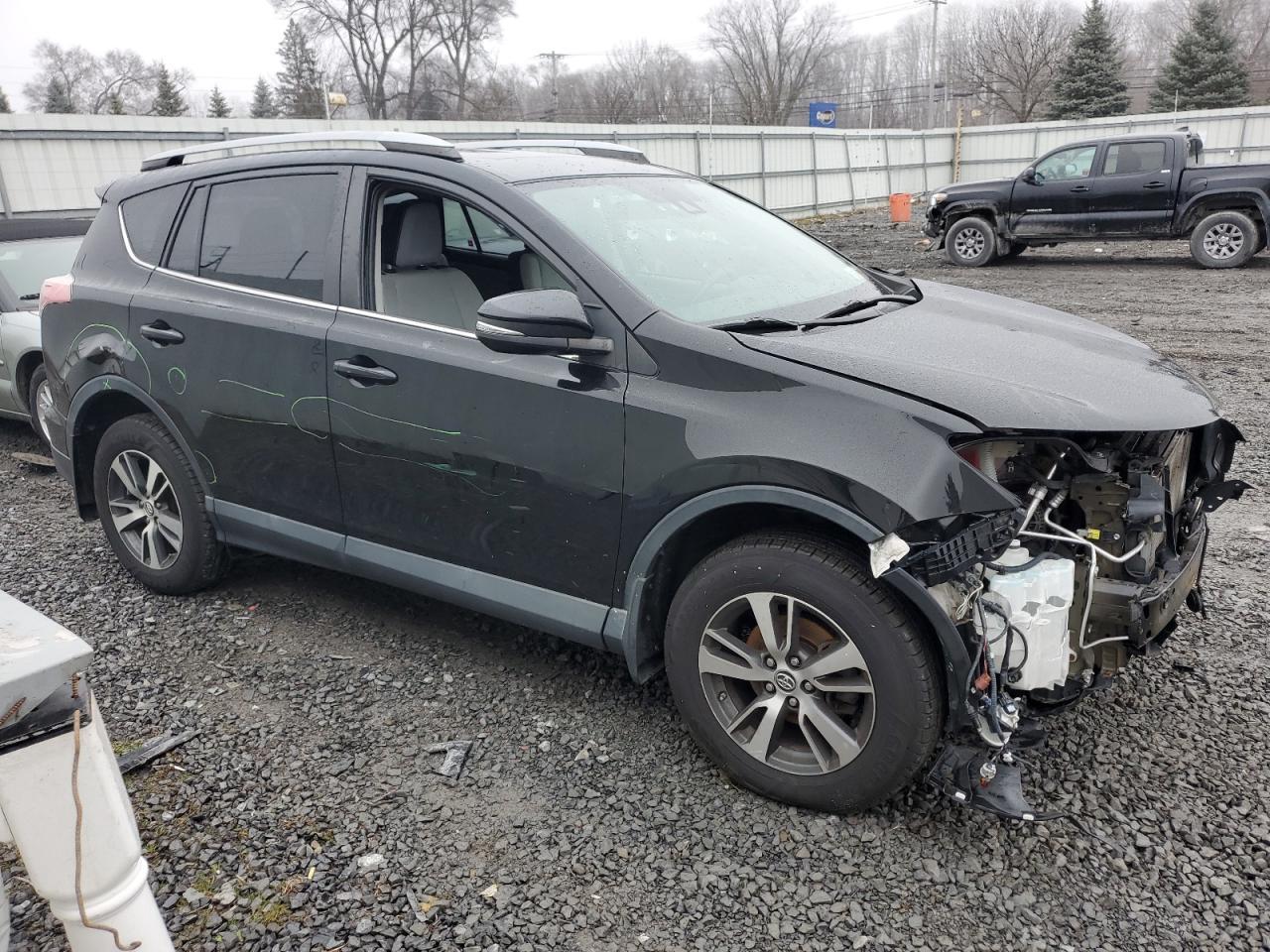 2017 TOYOTA RAV4 XLE - Image 4