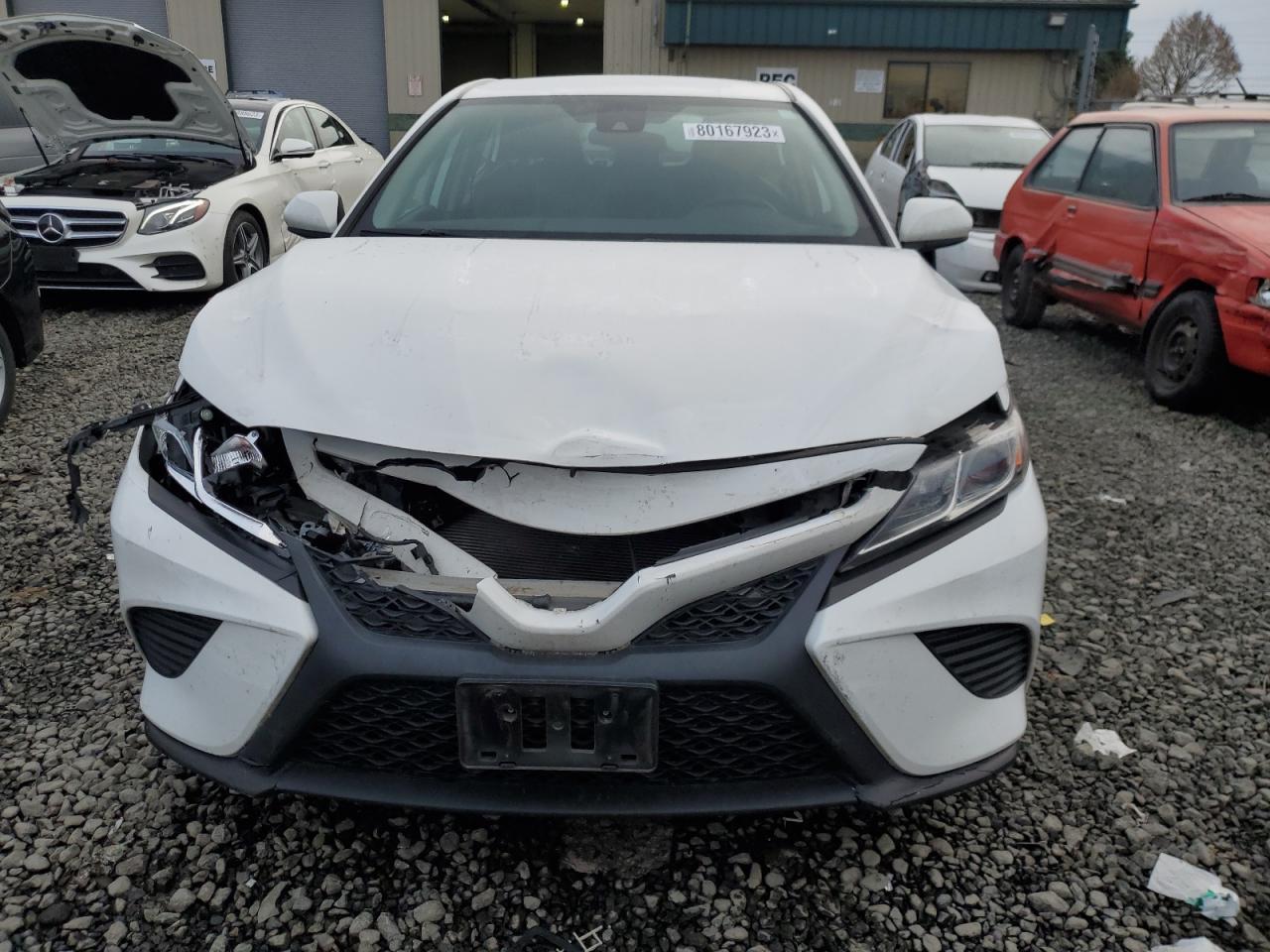 2020 TOYOTA CAMRY SE - Фото 5
