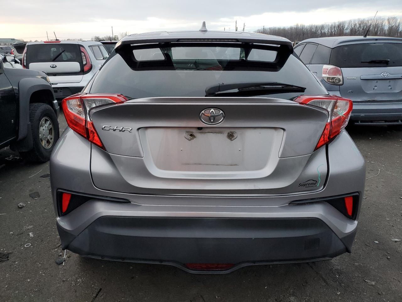 2018 TOYOTA C-HR XLE - Фото 6
