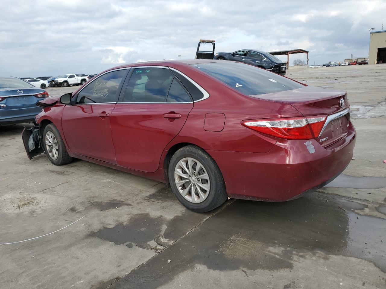 2017 TOYOTA CAMRY LE - Фото 2