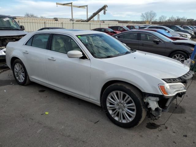 2014 Chrysler 300 - Image 4
