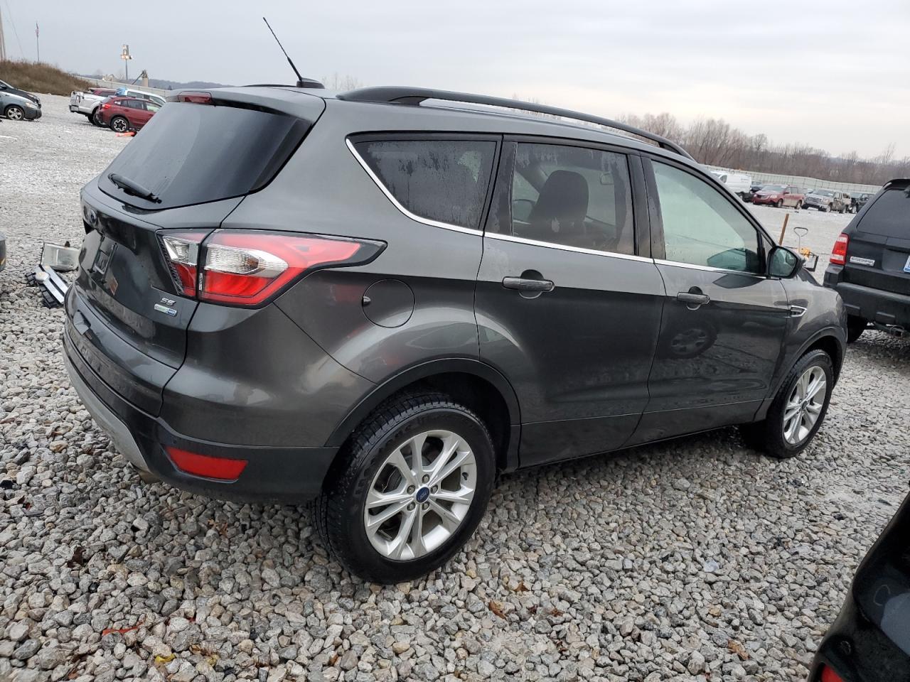 2017 FORD ESCAPE SE - Image 3