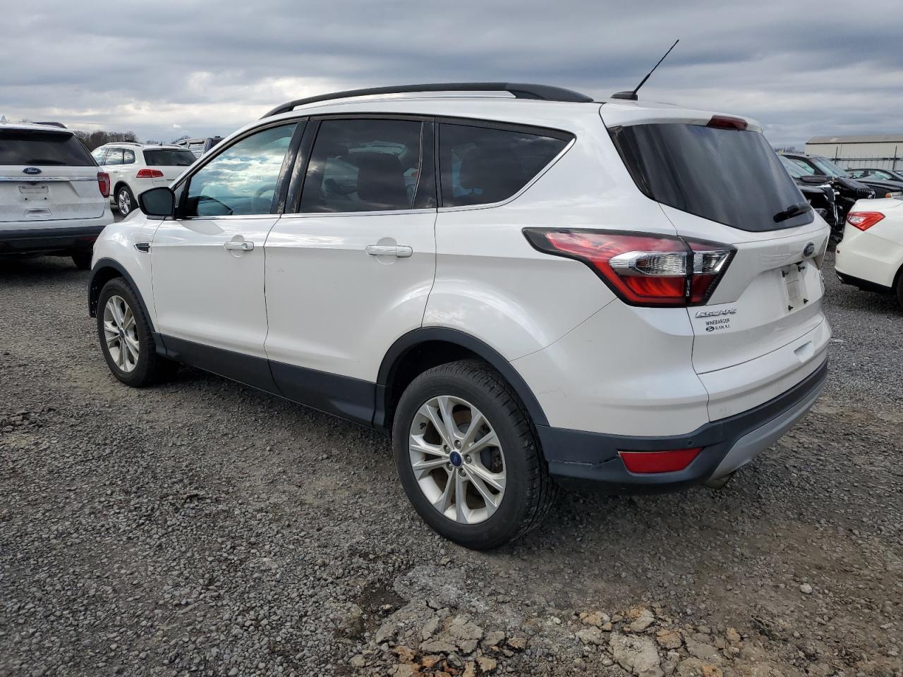 2017 FORD ESCAPE SE - Фото 2
