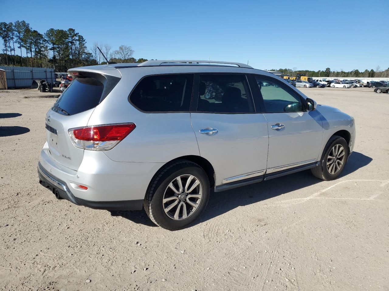 2013 NISSAN PATHFINDER - Фото 3