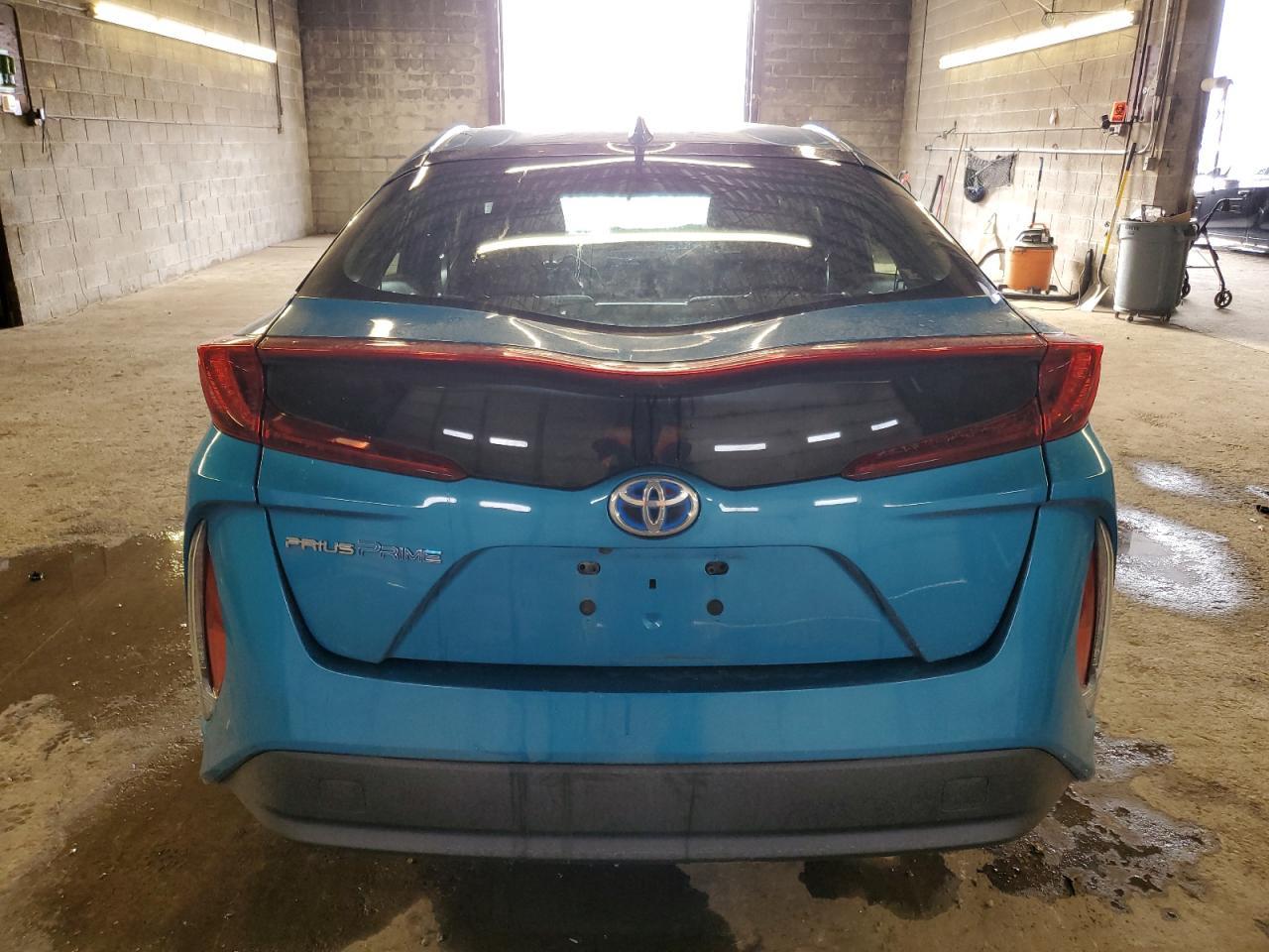 2018 TOYOTA PRIUS PRIM - Image 6