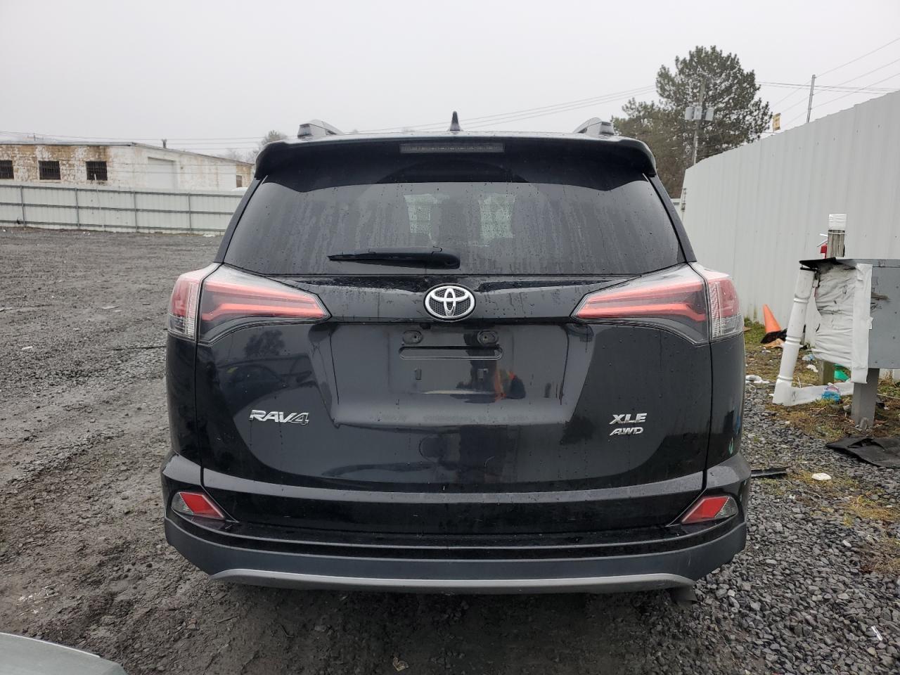 2017 TOYOTA RAV4 XLE - Image 6
