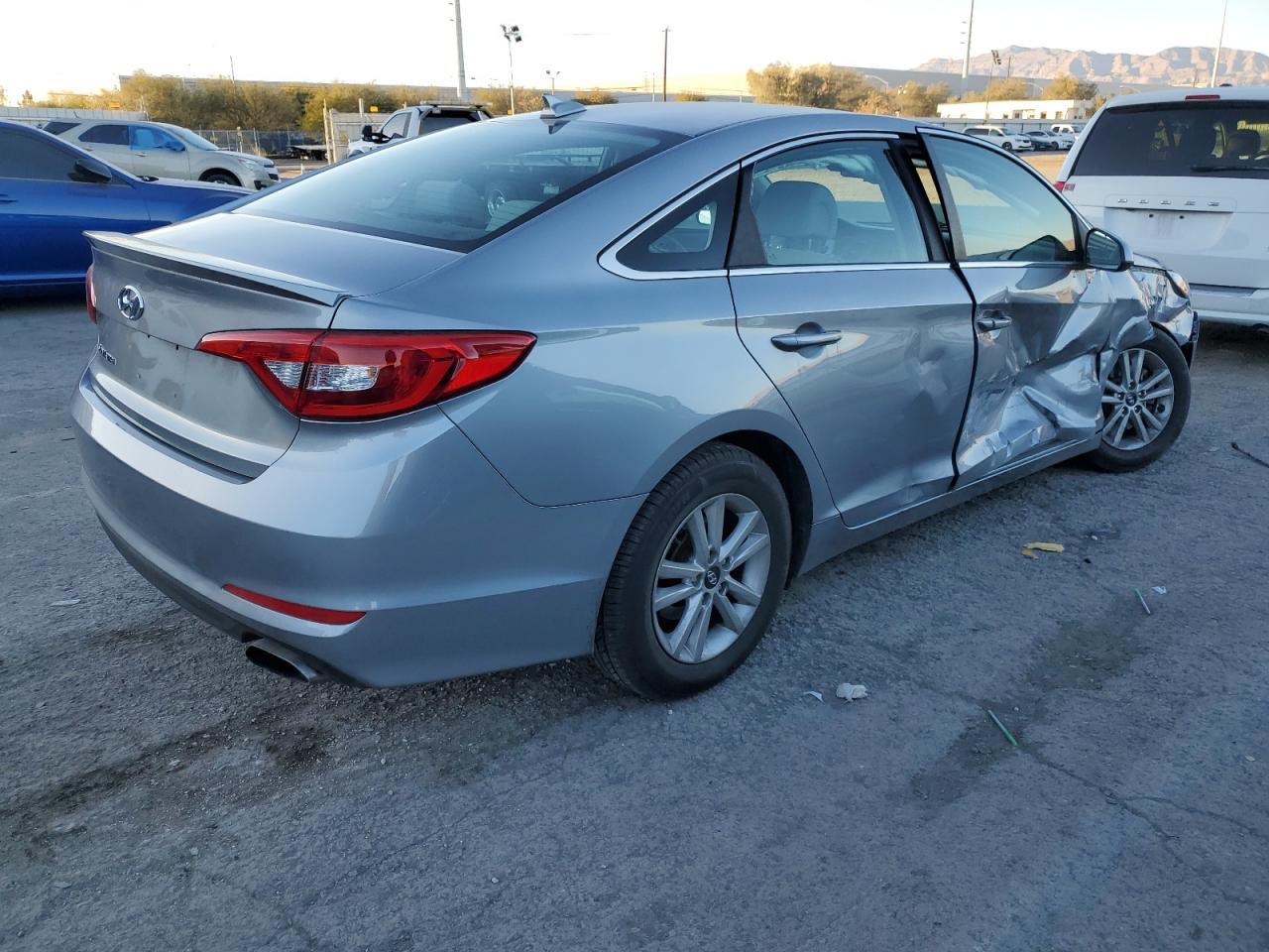 2017 HYUNDAI SONATA SE - Фото 3