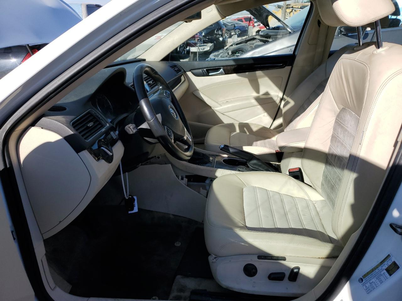 2014 VOLKSWAGEN PASSAT SEL - Фото 7