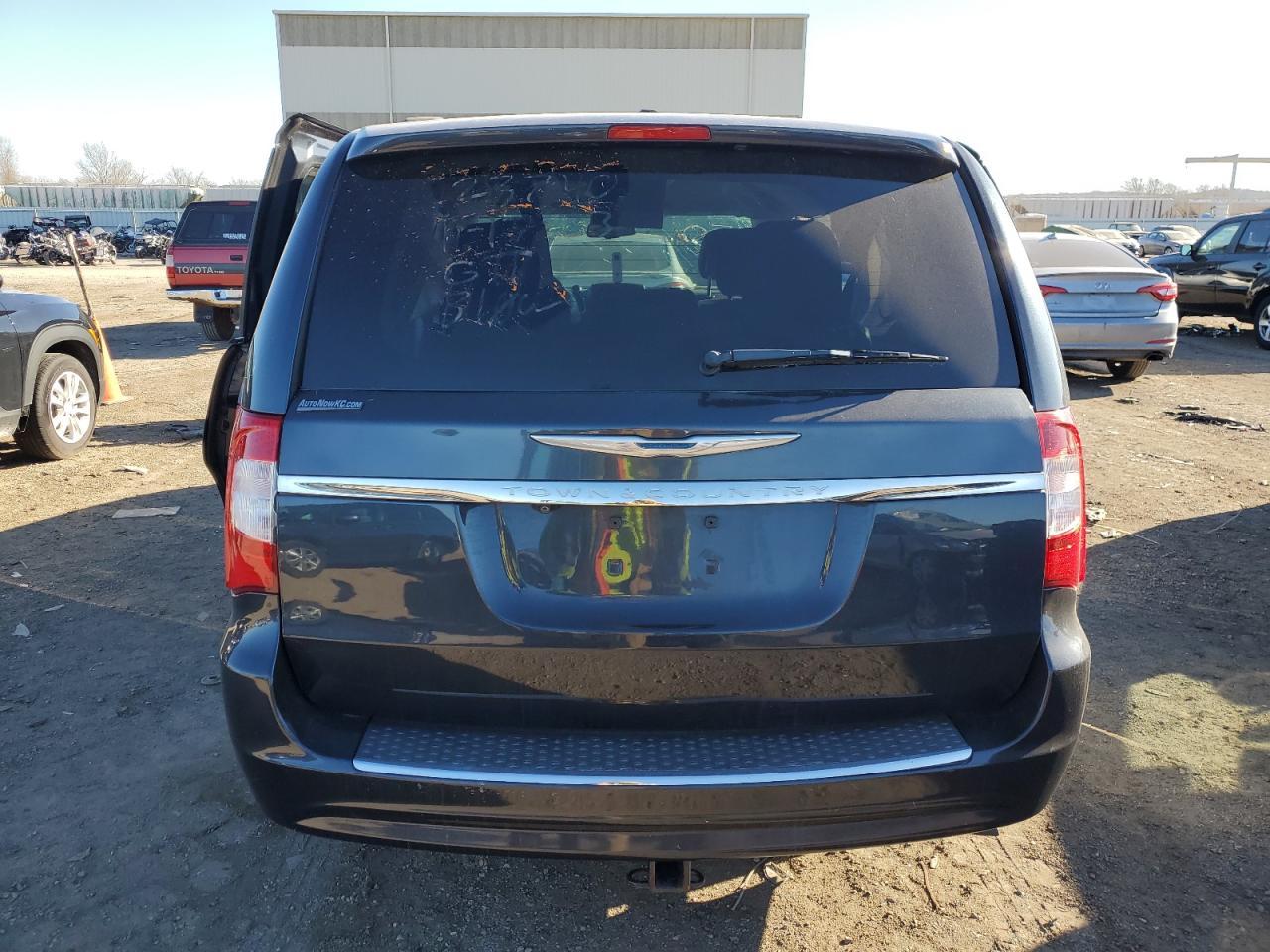 2014 CHRYSLER TOWN & COU - Фото 6