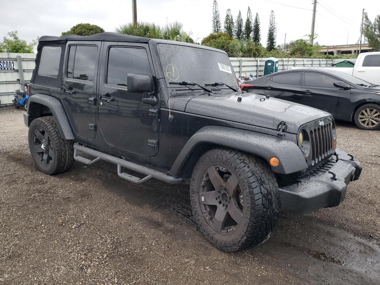 2012 JEEP WRANGLER U - Image 4