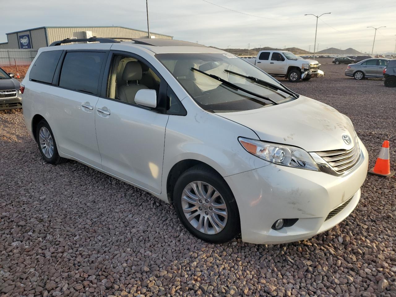 2015 TOYOTA SIENNA XLE - Фото 4