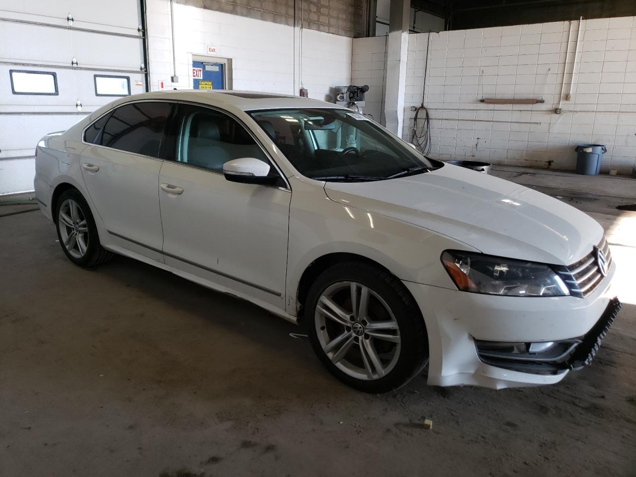 2015 VOLKSWAGEN PASSAT SE - Фото 4