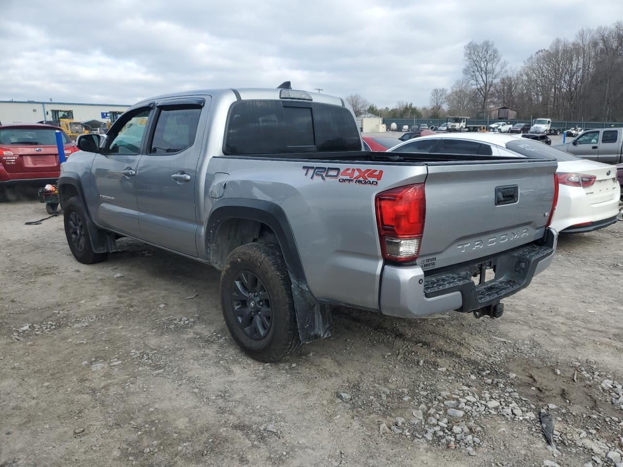 2017 TOYOTA TACOMA DOU - Фото 2
