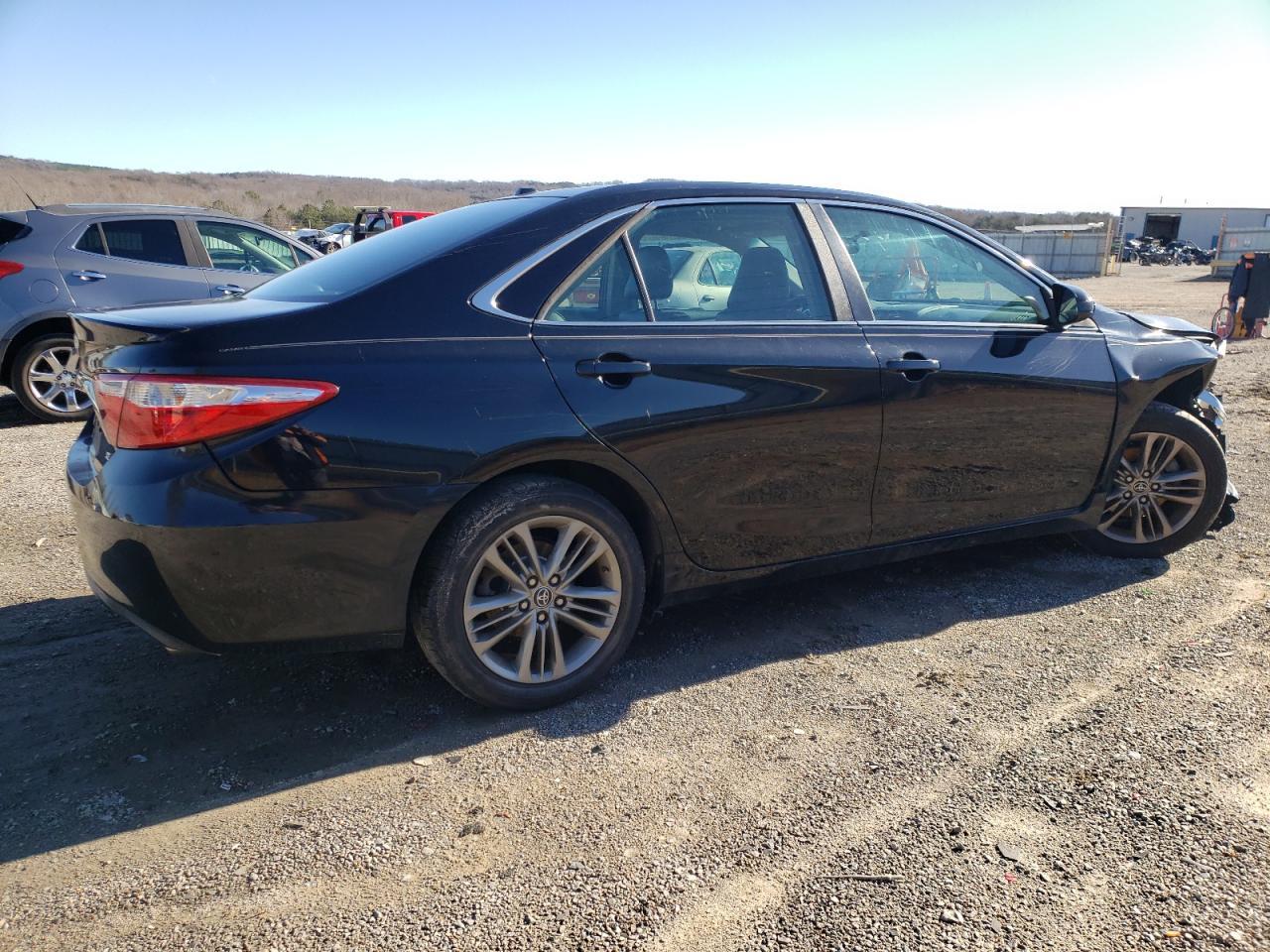 2015 TOYOTA CAMRY LE - Фото 3