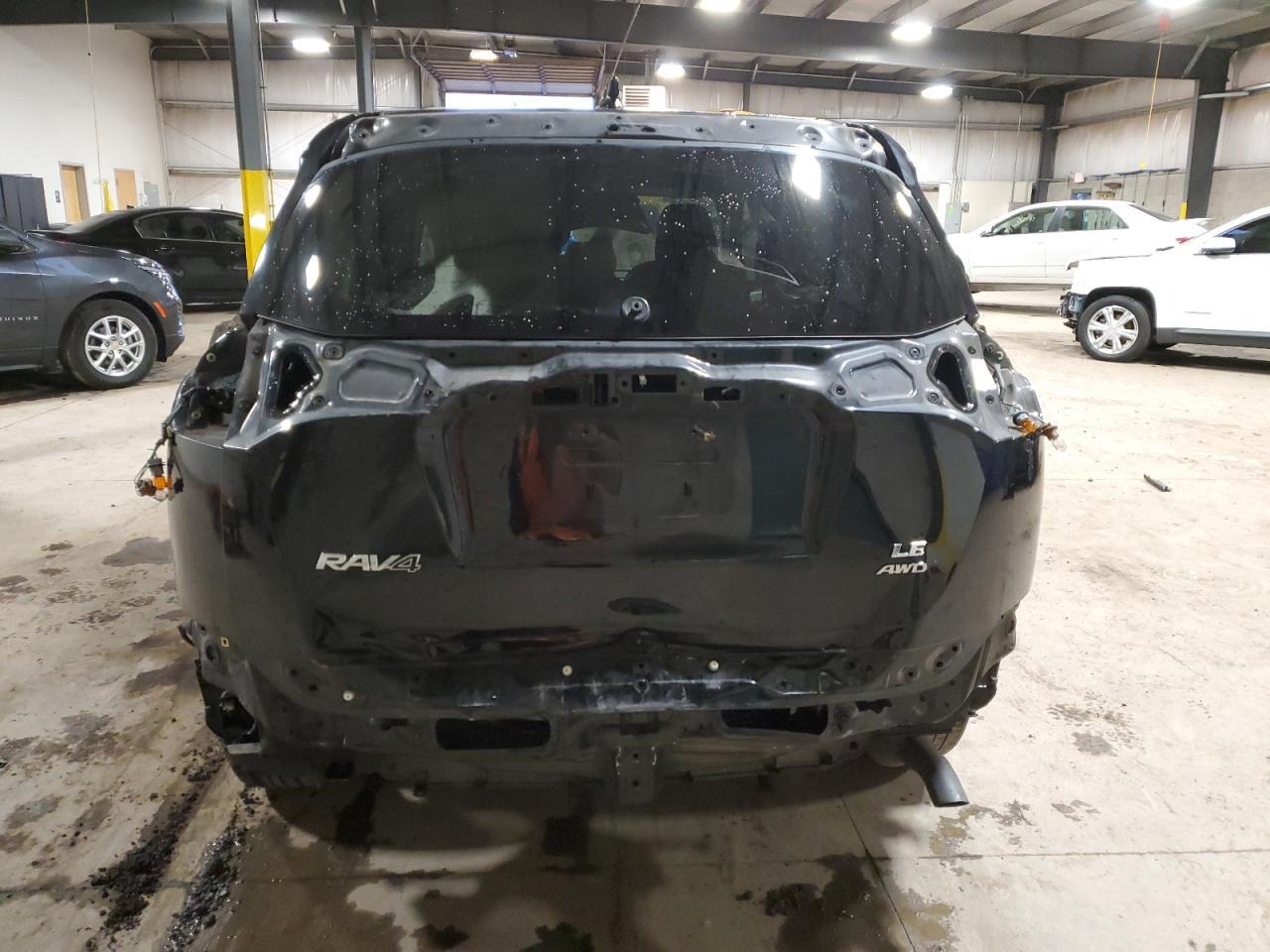 2017 TOYOTA RAV4 LE - Image 6