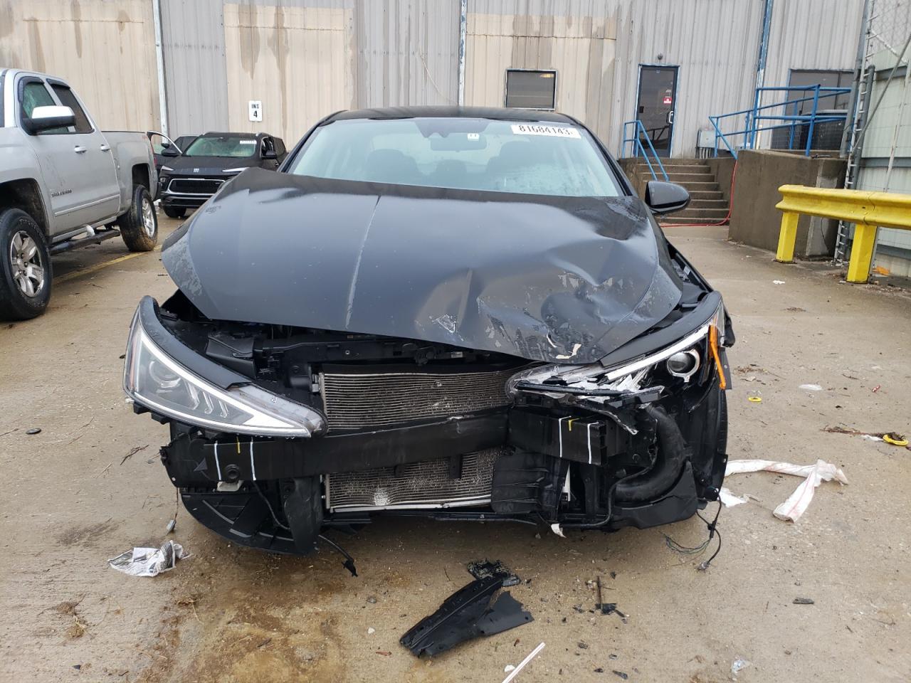 2019 HYUNDAI ELANTRA SE - Фото 5