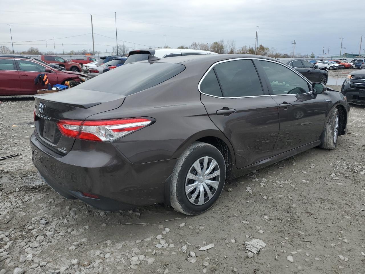 2018 TOYOTA CAMRY LE - Фото 3