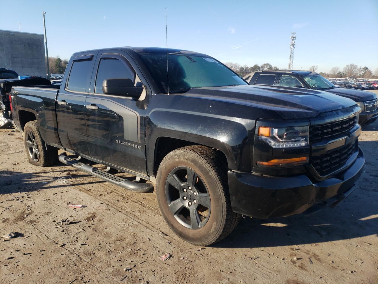 2017 CHEVROLET SILVERADO - Image 4