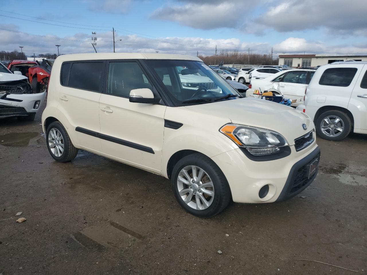2013 KIA SOUL + - Image 4