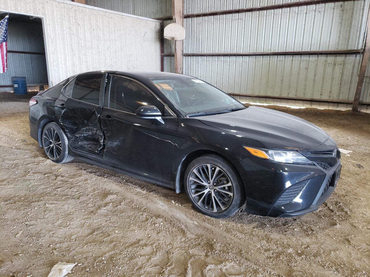 2020 TOYOTA CAMRY SE - Фото 4