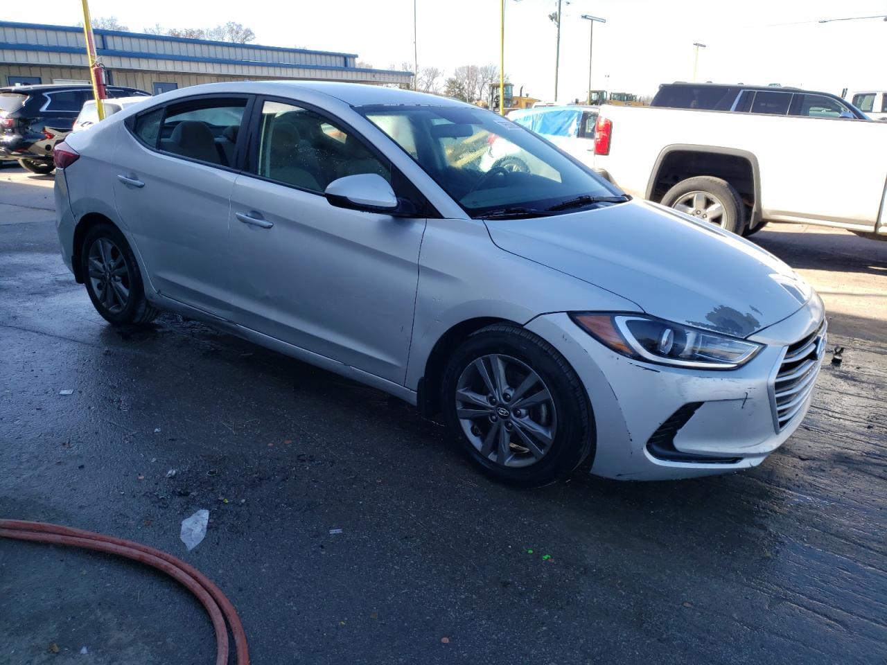 2018 HYUNDAI ELANTRA SE - Фото 4