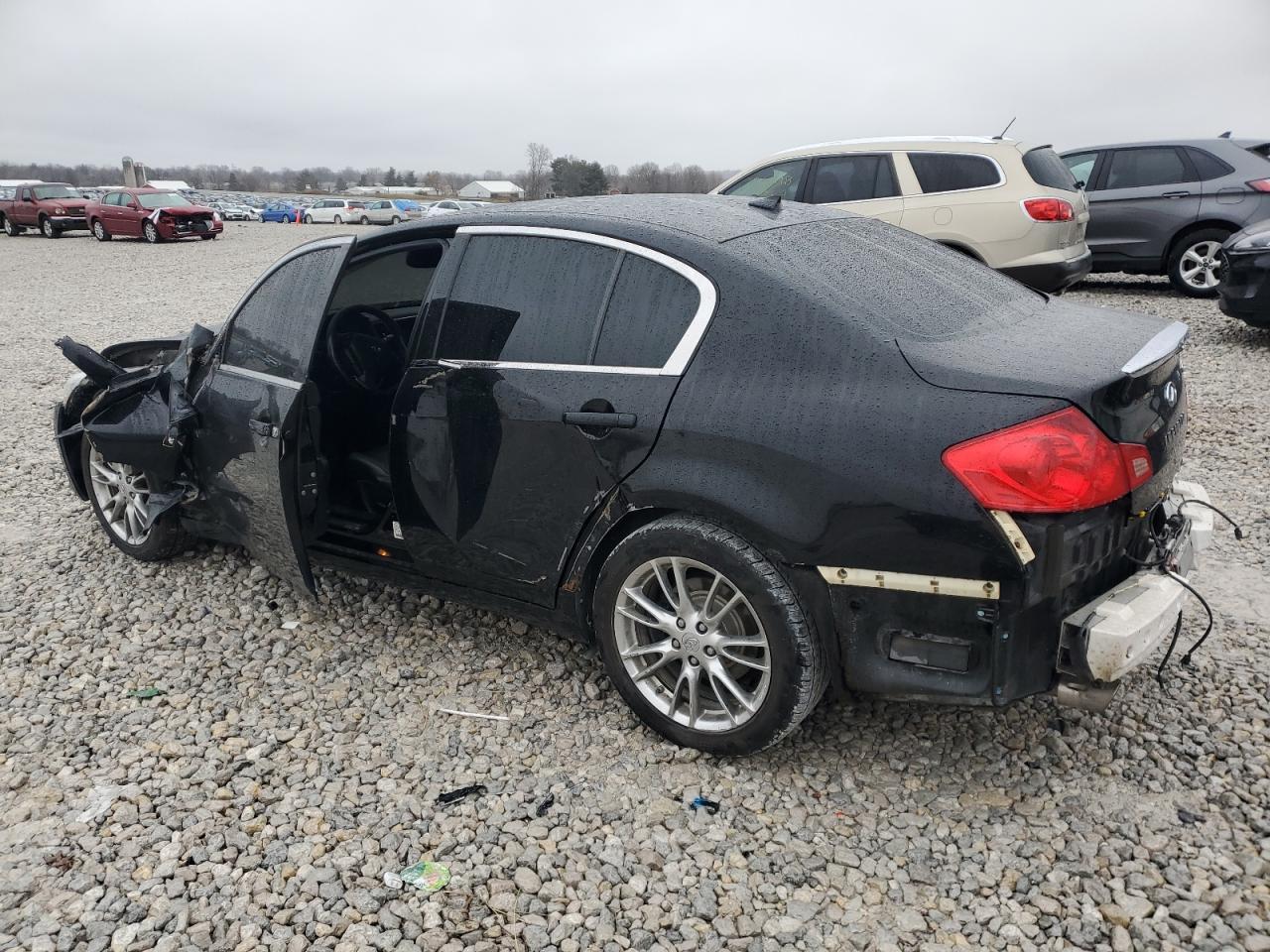2011 INFINITI G37 - Image 2