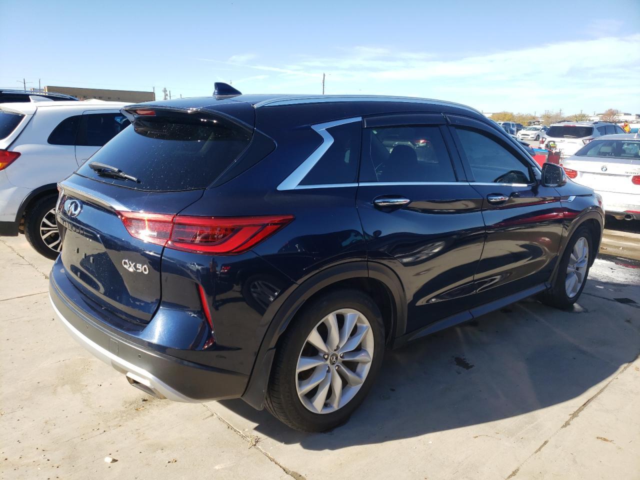 2019 INFINITI QX50 ESSEN - Image 3