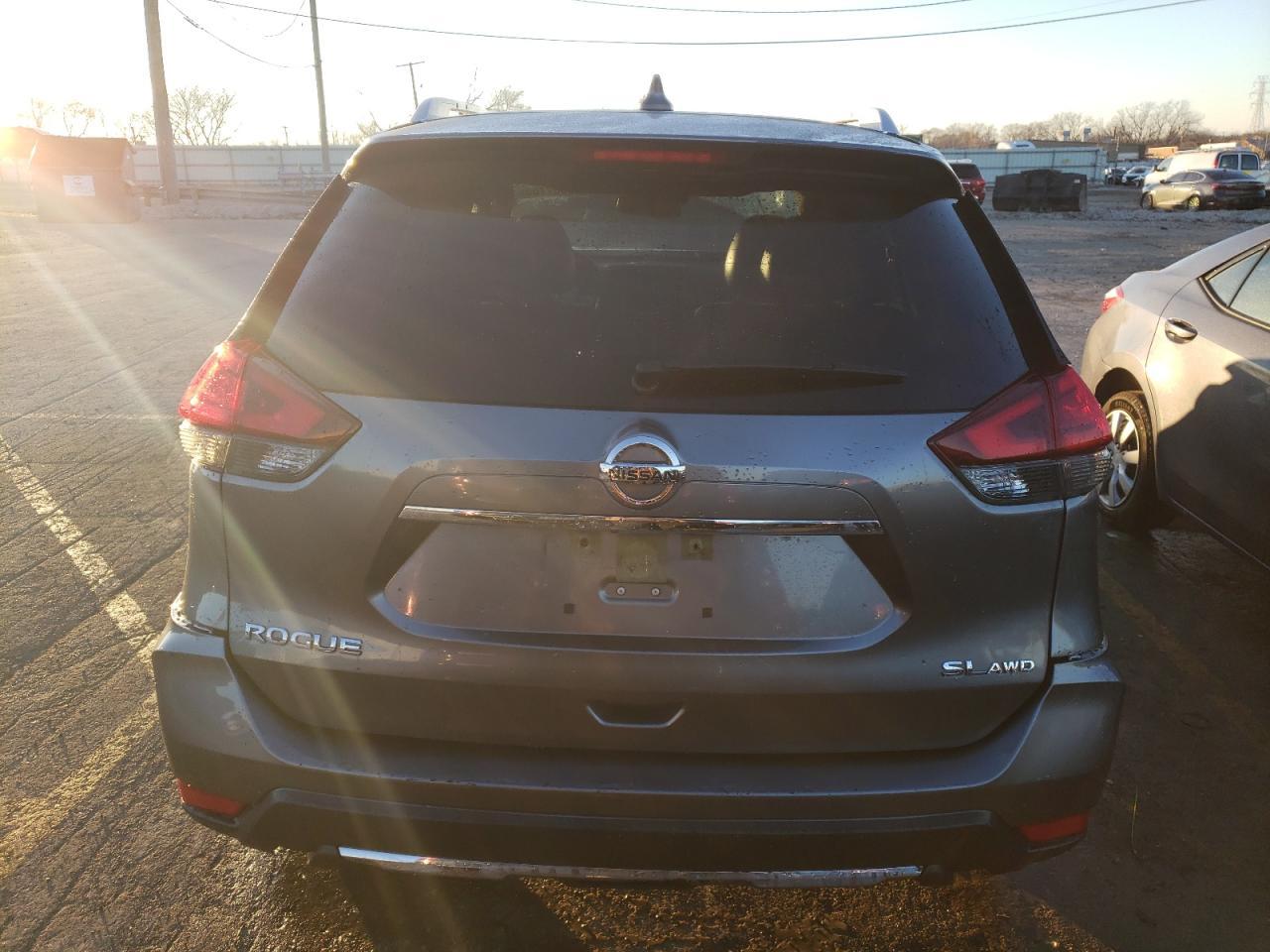 2018 NISSAN ROGUE S - Фото 6