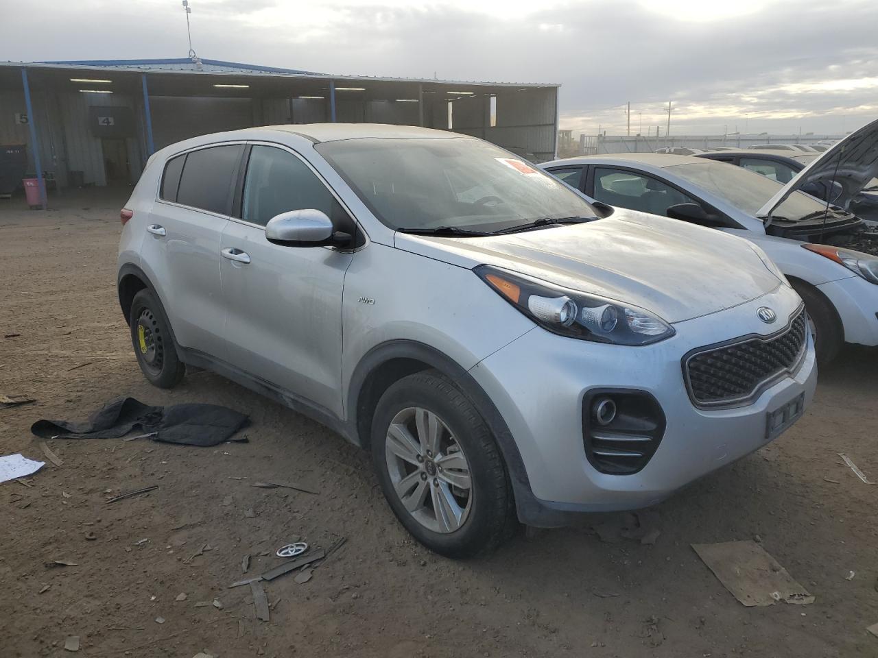 2017 KIA SPORTAGE L - Image 4