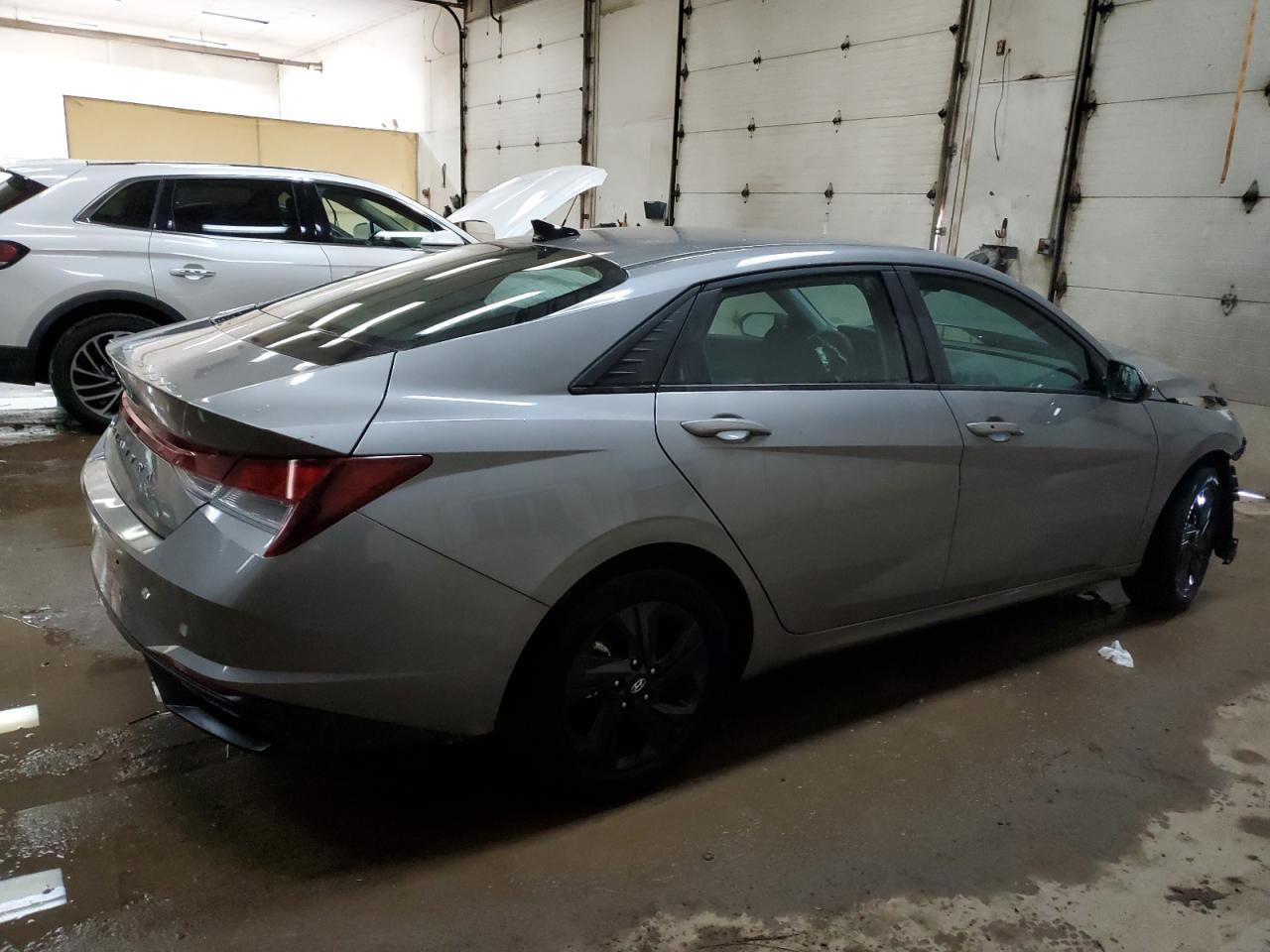 2023 HYUNDAI ELANTRA SE - Фото 3