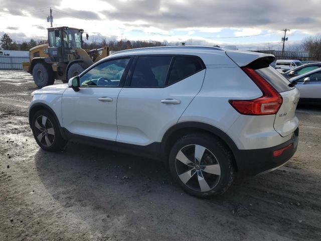 2021 Volvo Xc40 T5 Momentum - Фото 2